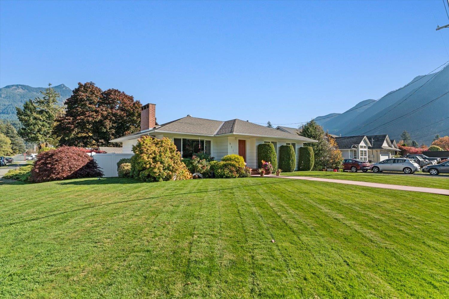 571 4TH Avenue Property Photo 1