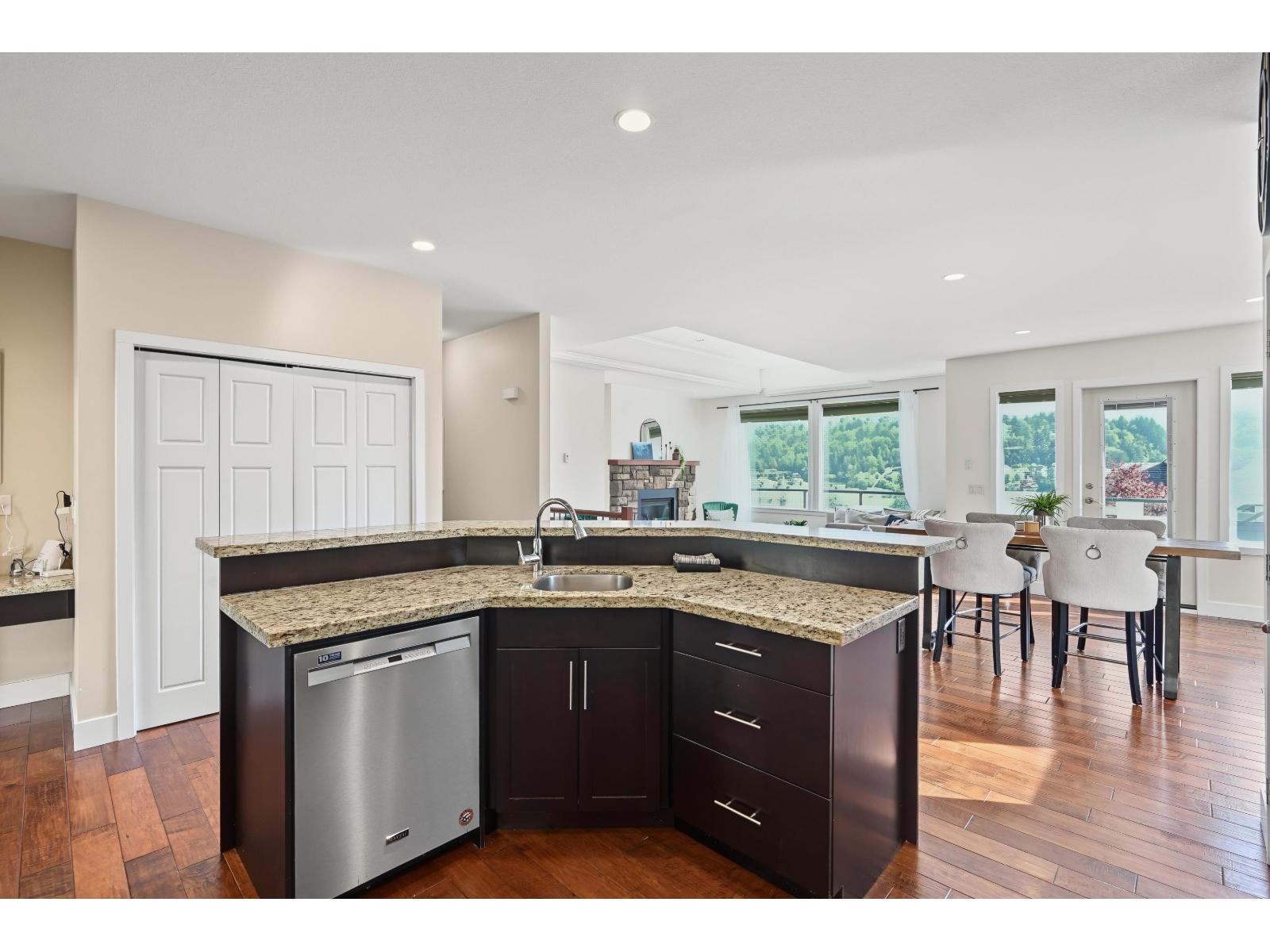 45989 Weeden Drive Property Photo 10