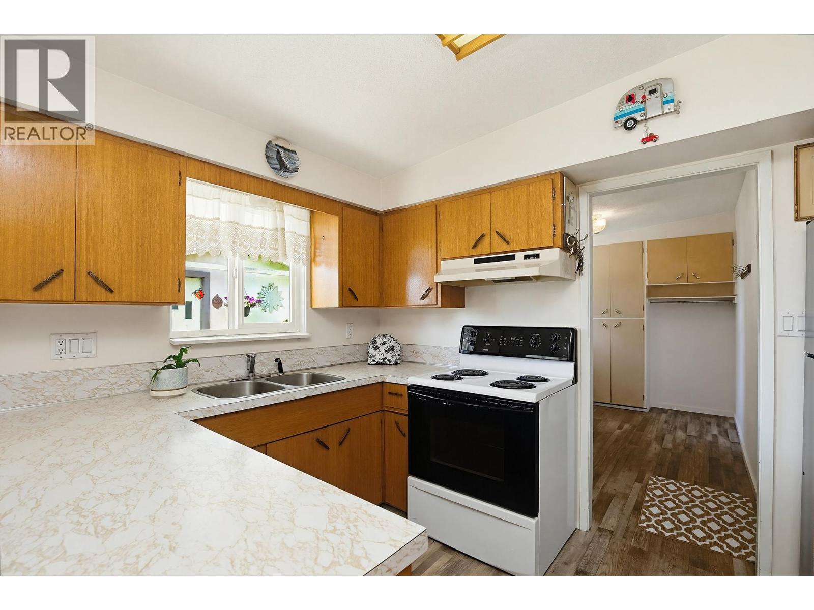11895 230 Street Property Photo 9