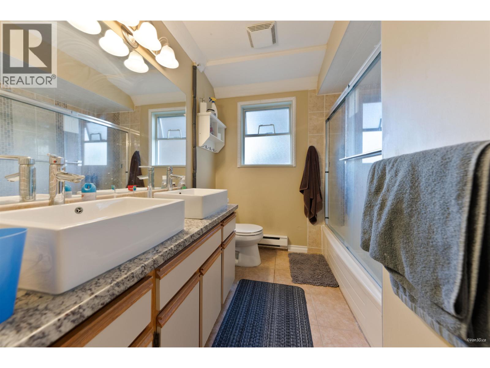 195 W 17th Avenue Property Photo 10