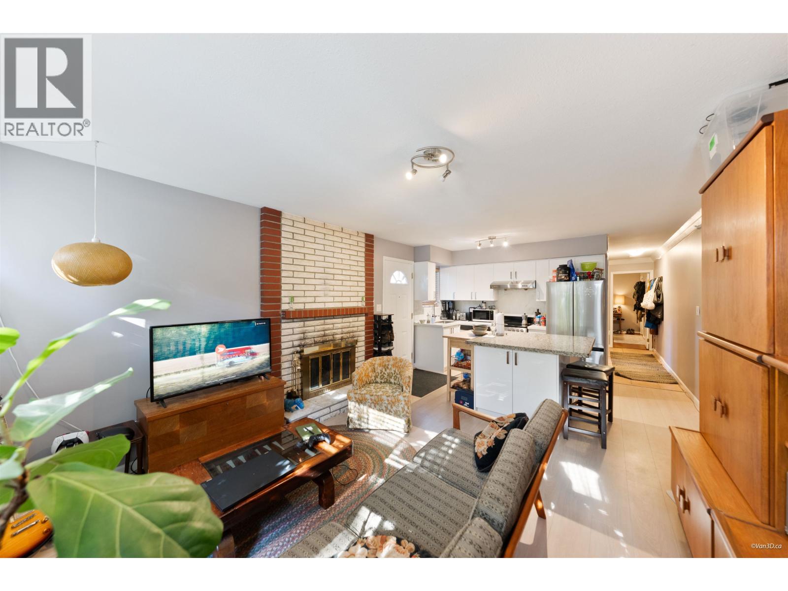 195 W 17th Avenue Property Photo 12