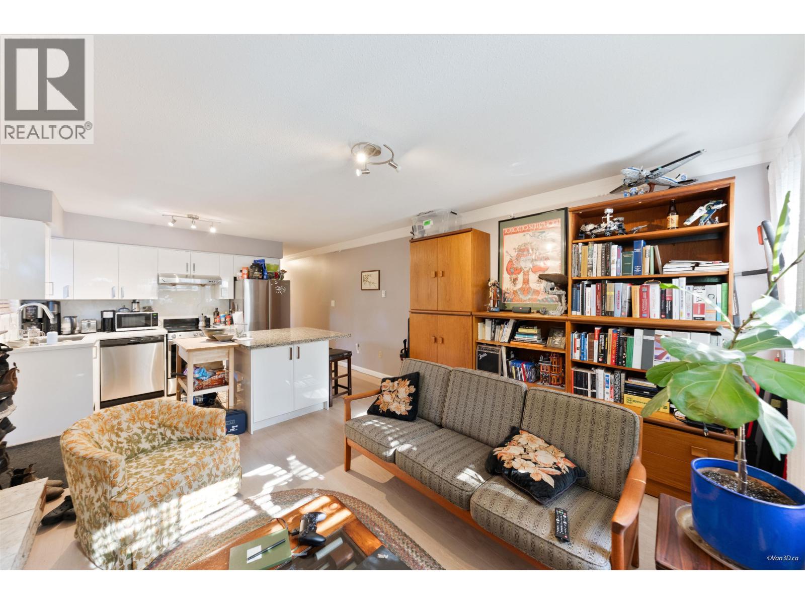 195 W 17th Avenue Property Photo 13