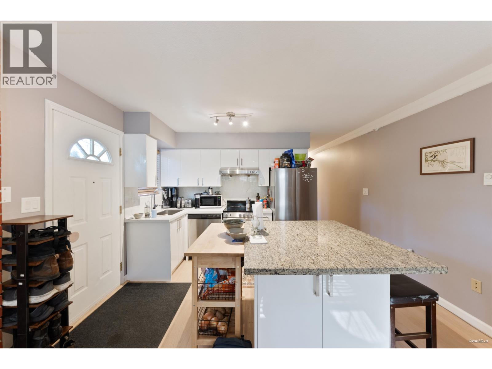 195 W 17th Avenue Property Photo 14