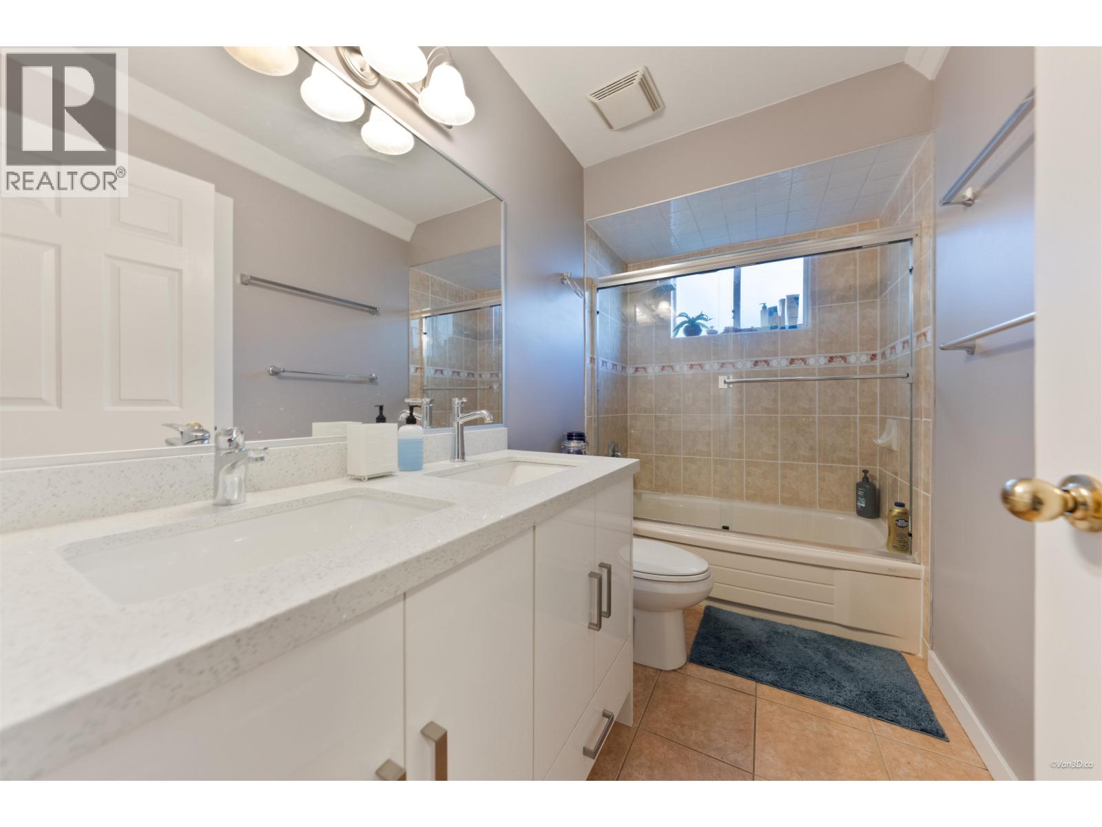 195 W 17th Avenue Property Photo 17