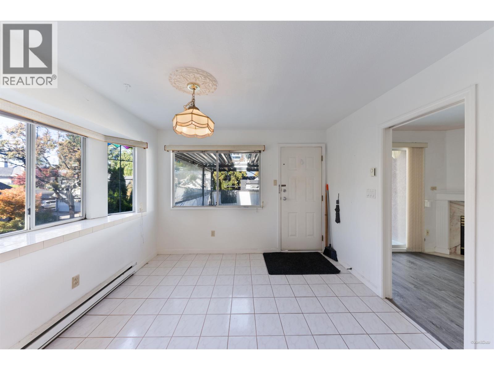 195 W 17th Avenue Property Photo 29