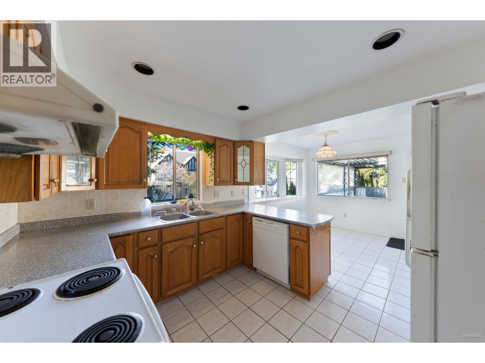 195 W 17th Avenue Property Photo 31