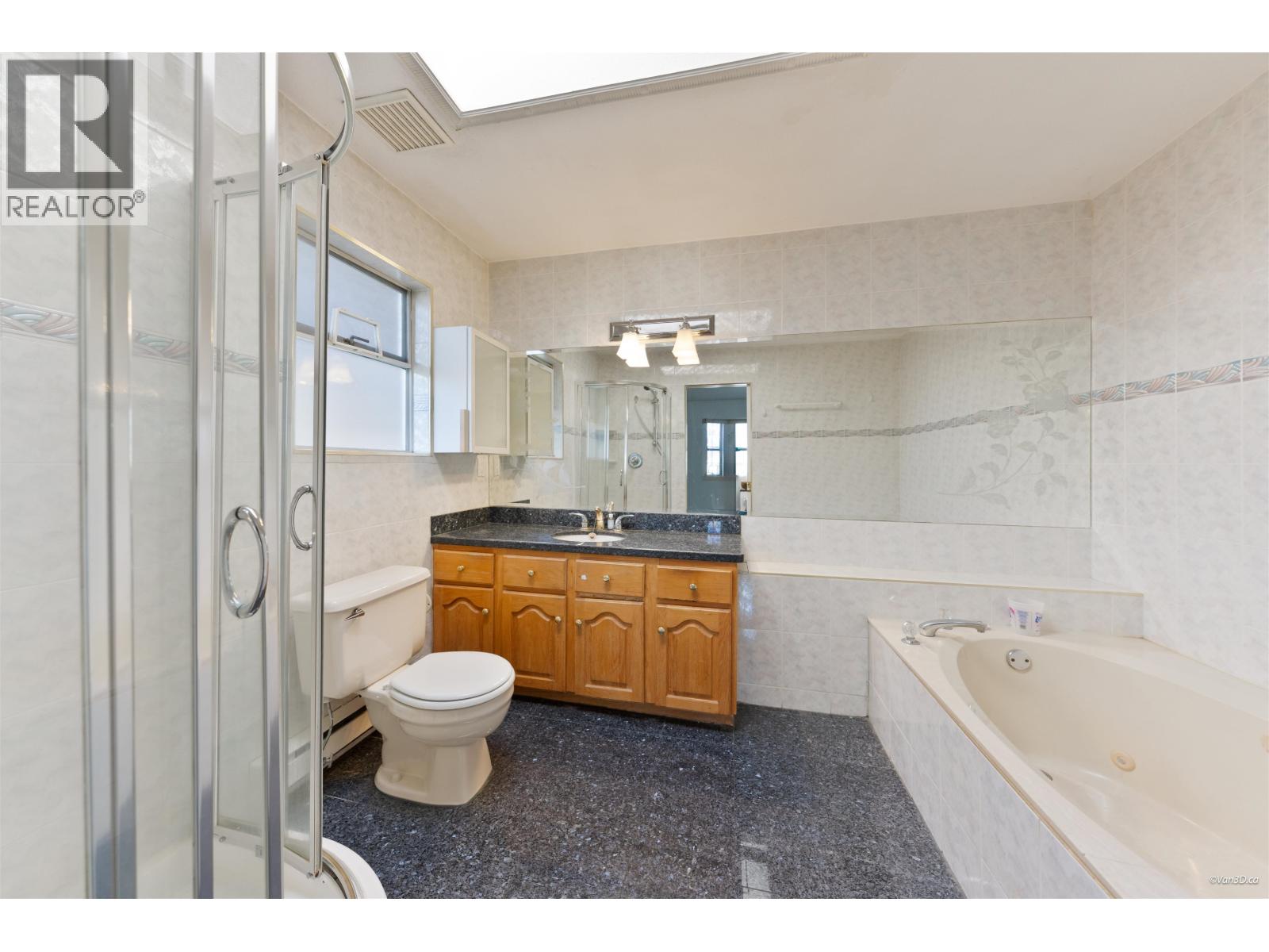 195 W 17th Avenue Property Photo 33