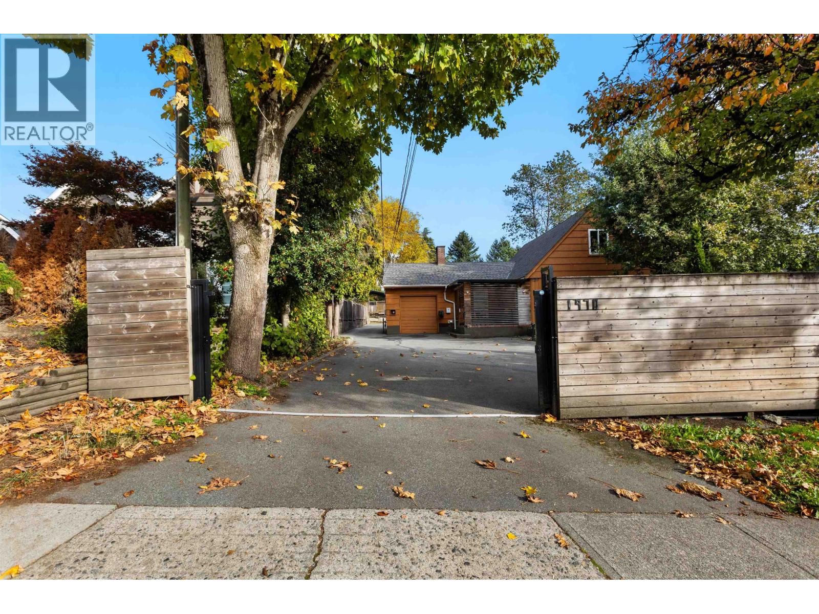 1970 Sperling Avenue Property Photo 1