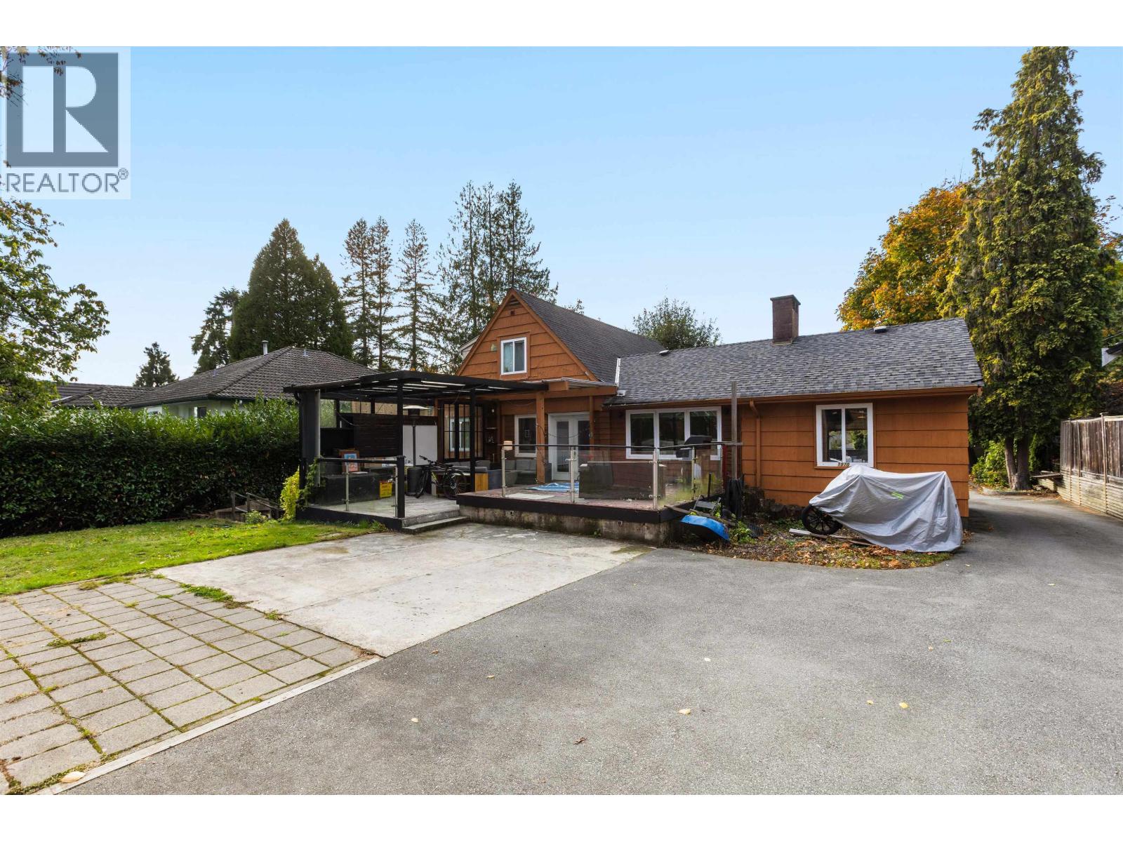1970 Sperling Avenue Property Photo 3