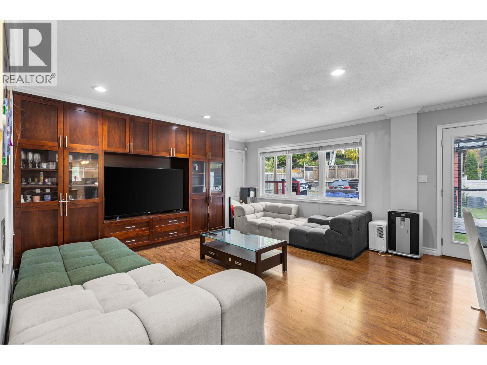 1970 Sperling Avenue Property Photo 6