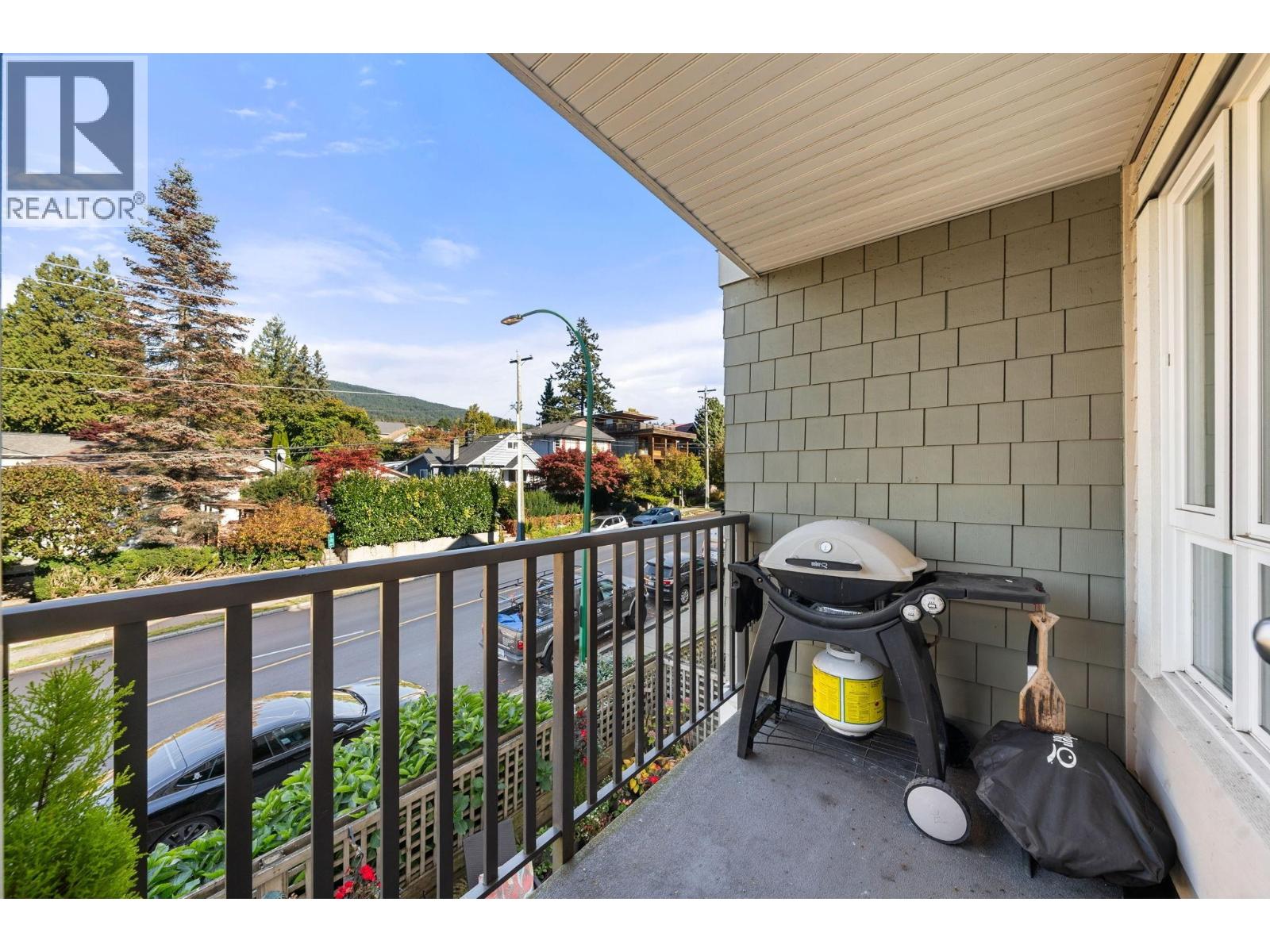 207 183 W 23rd Street Property Photo 25