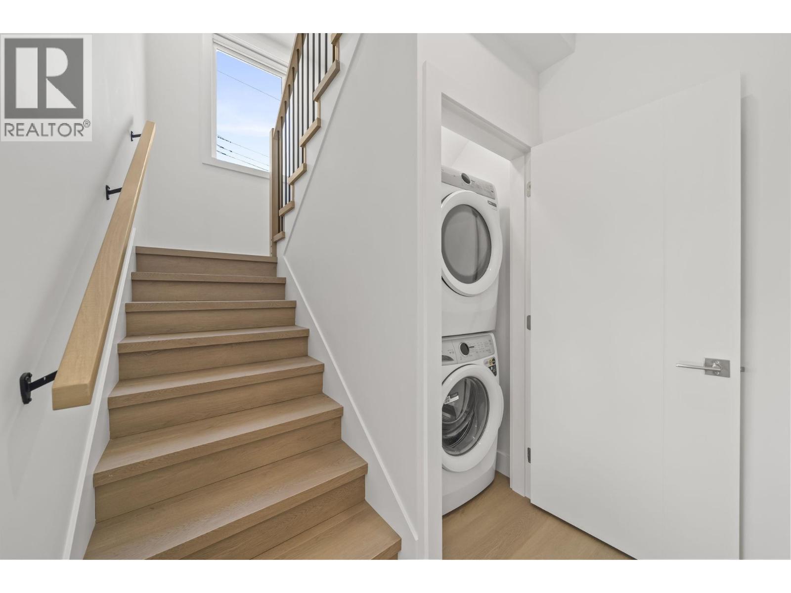 1 3623 Triumph Street Property Photo 17