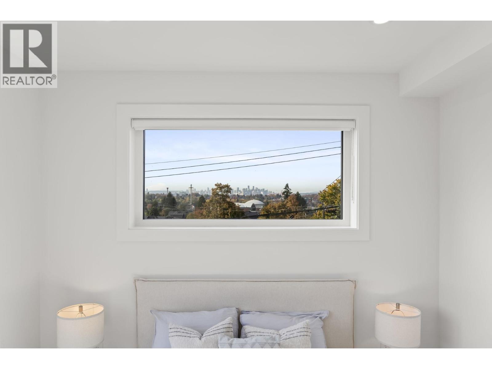 1 3623 Triumph Street Property Photo 24