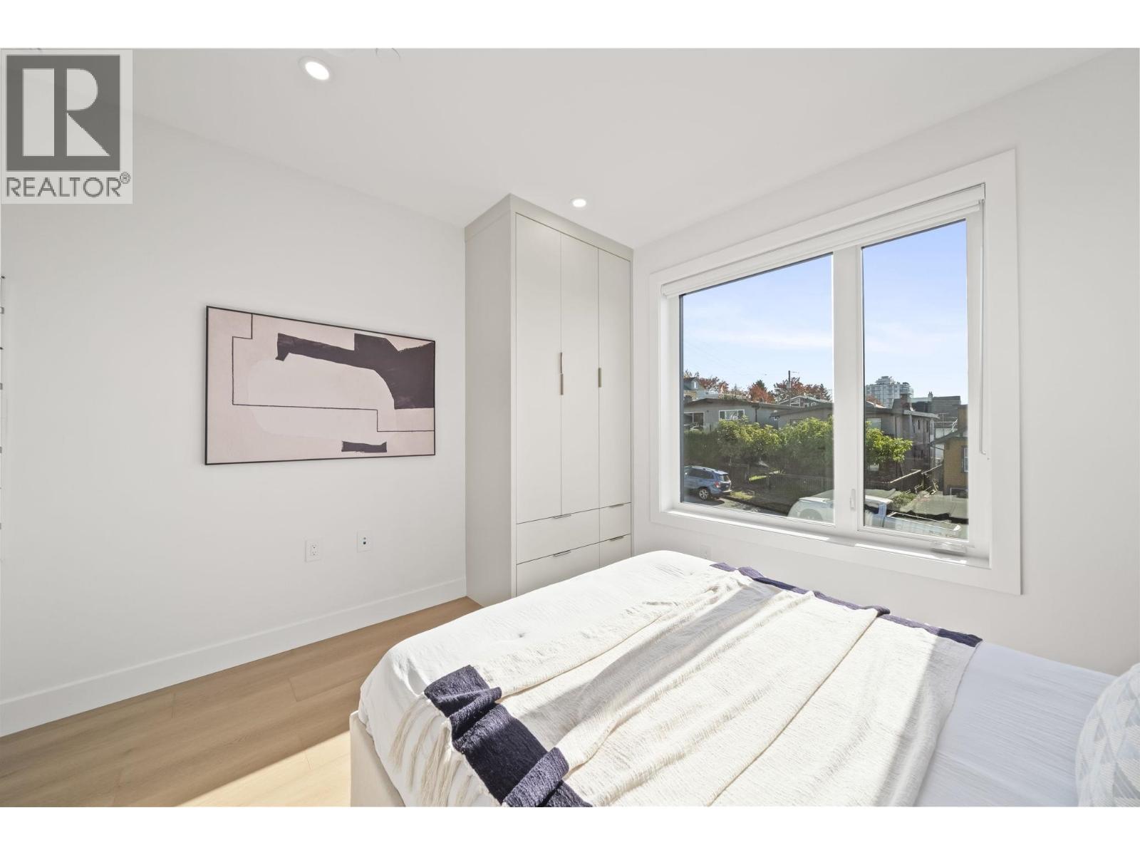 1 3623 Triumph Street Property Photo 25