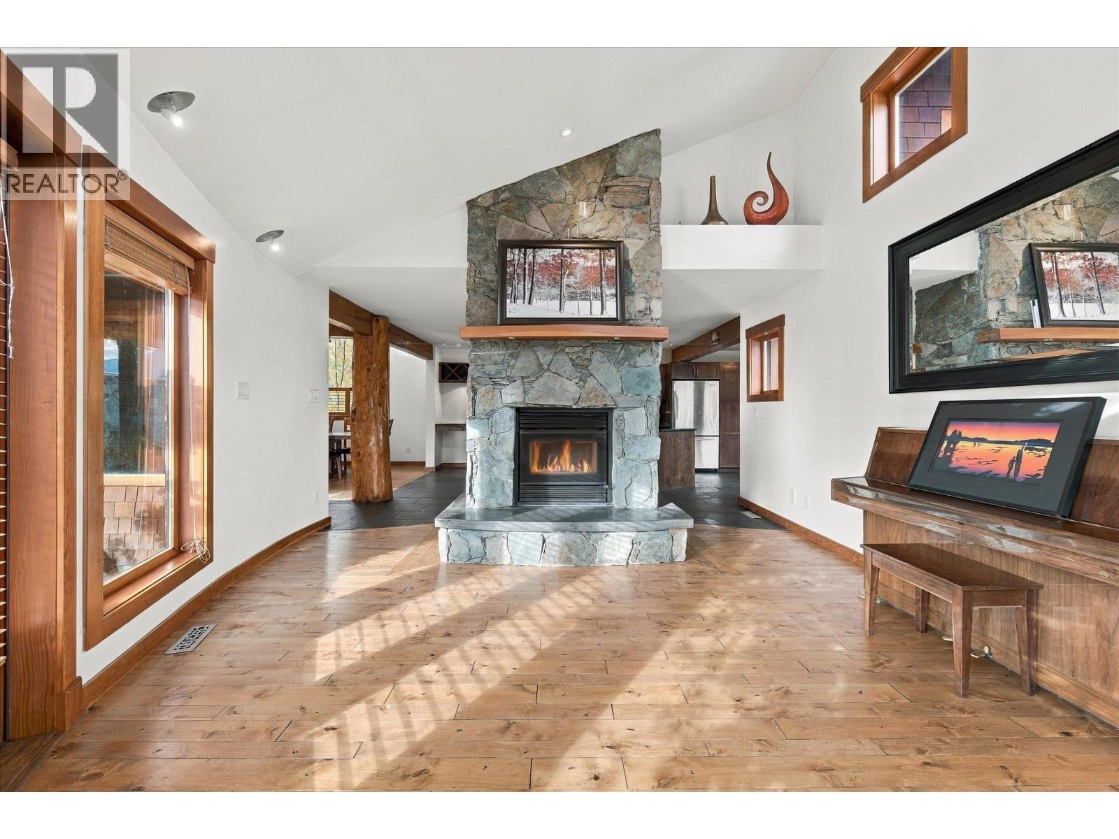1777 Pinewood Drive Property Photo 3