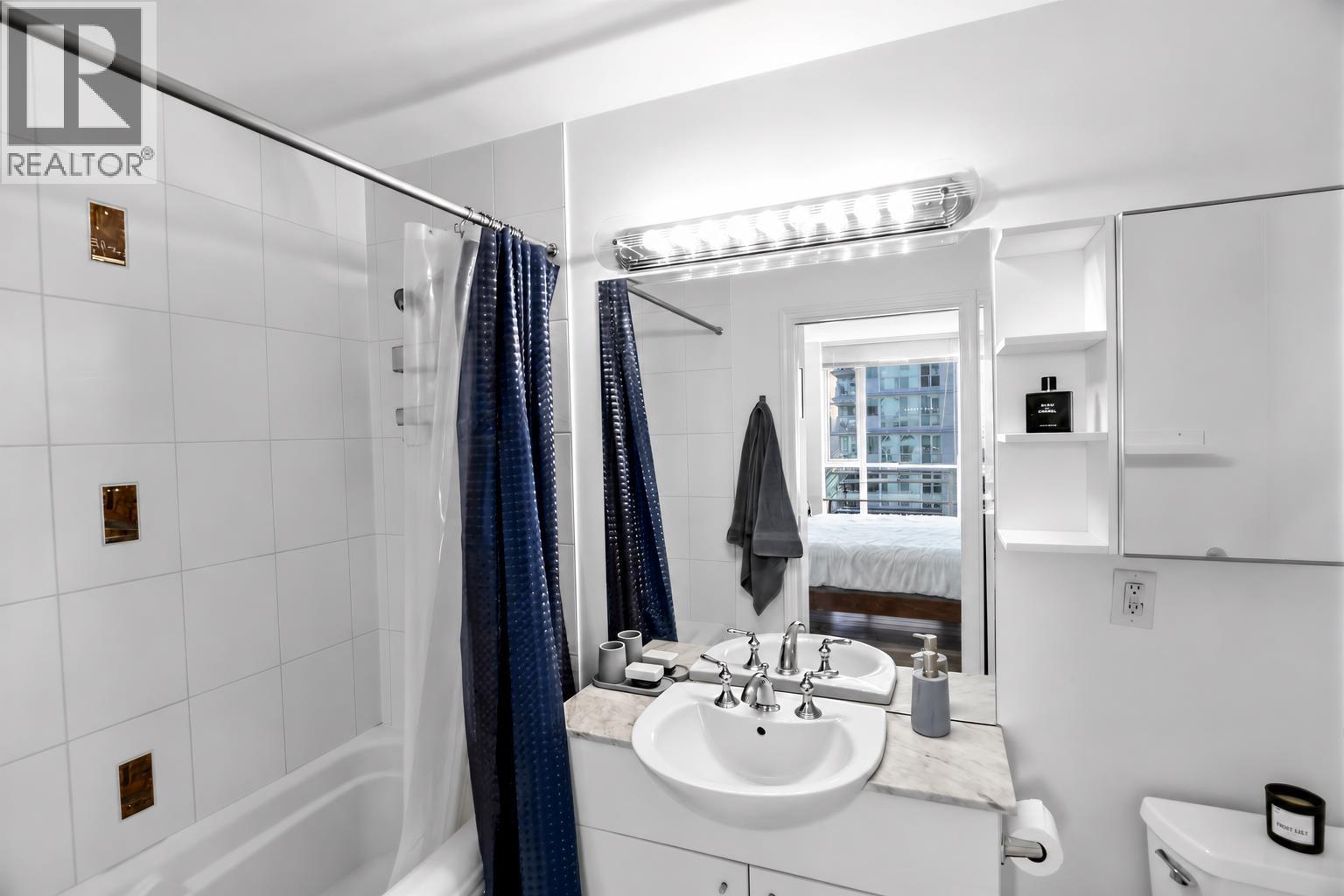 806 168 E Esplanade Avenue Property Photo 11