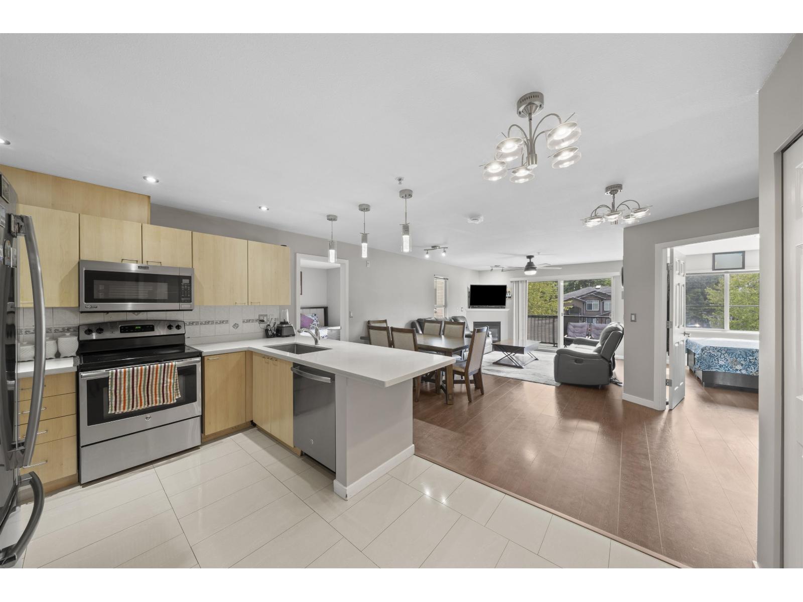 207 12083 92a Avenue Property Photo 2