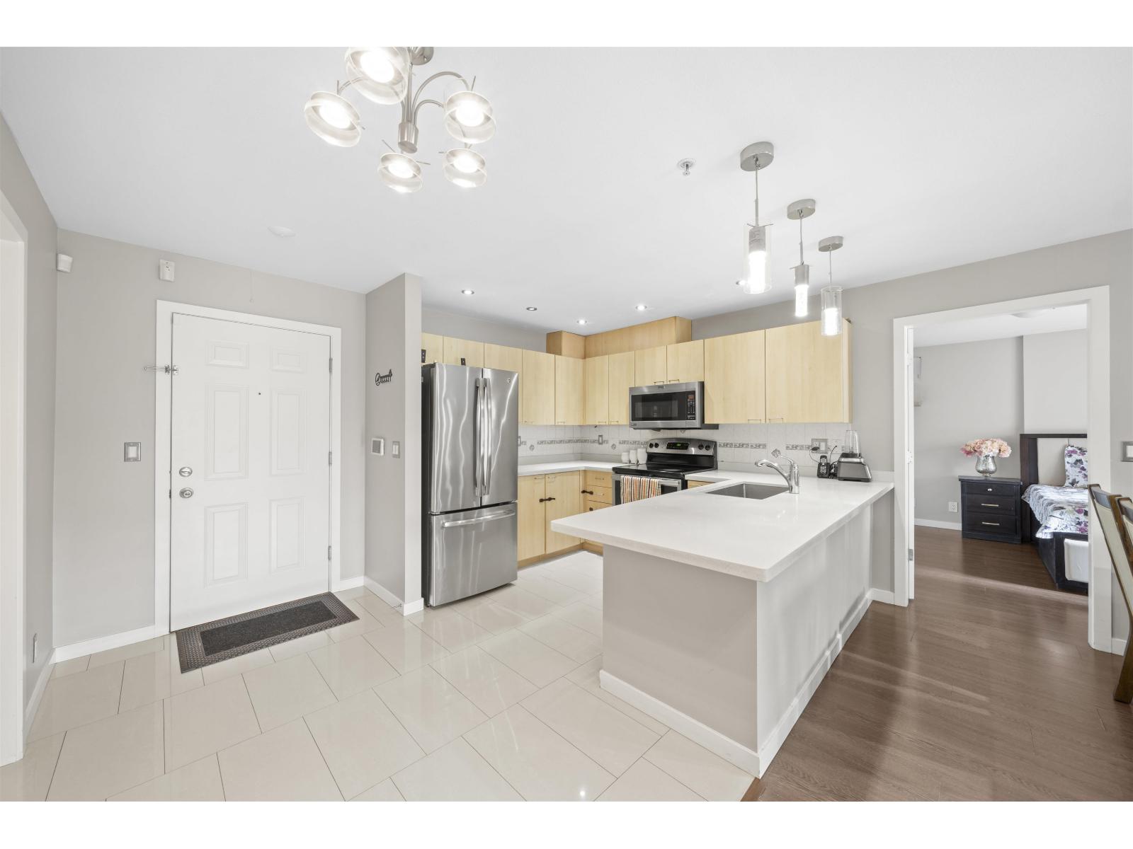 207 12083 92a Avenue Property Photo 3
