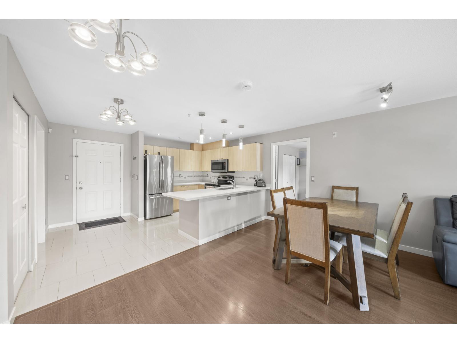 207 12083 92a Avenue Property Photo 5