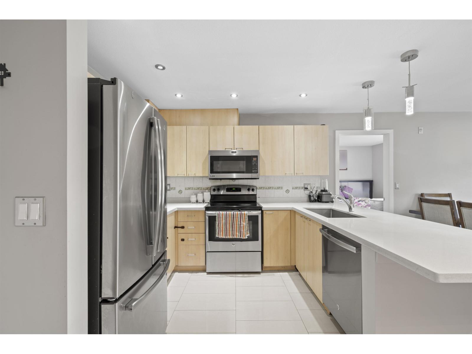 207 12083 92a Avenue Property Photo 6