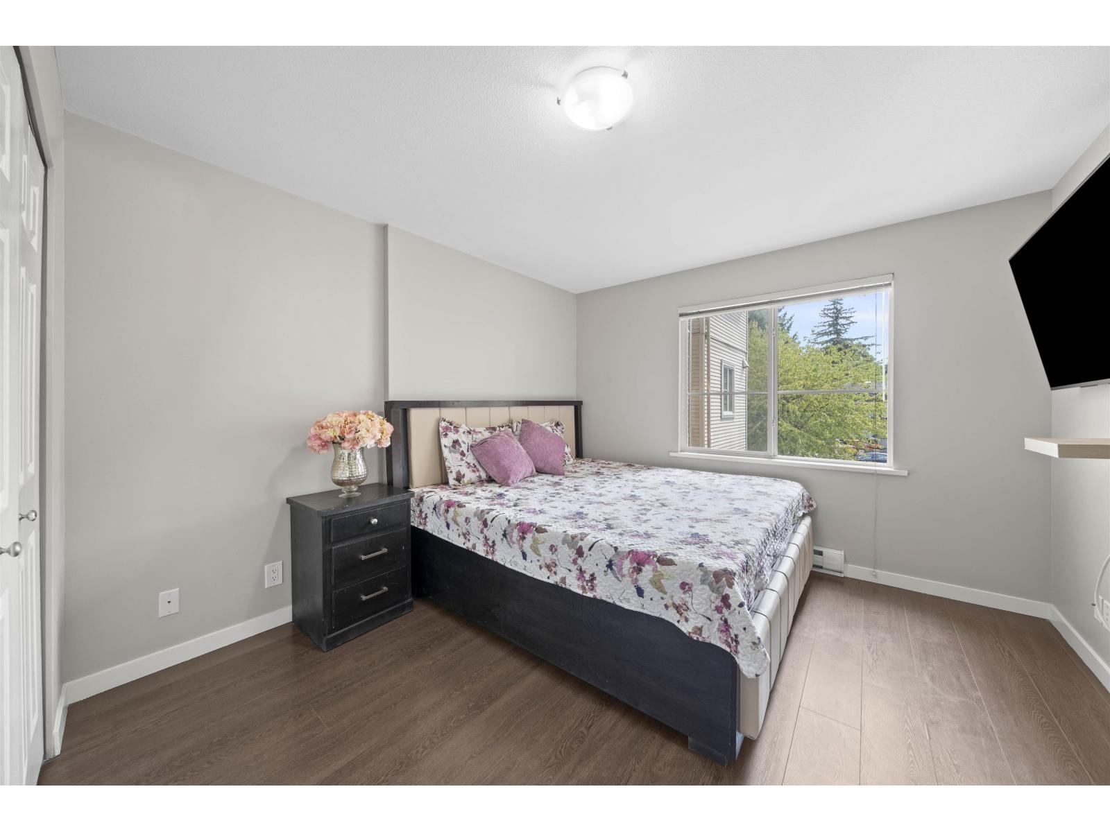 207 12083 92a Avenue Property Photo 12