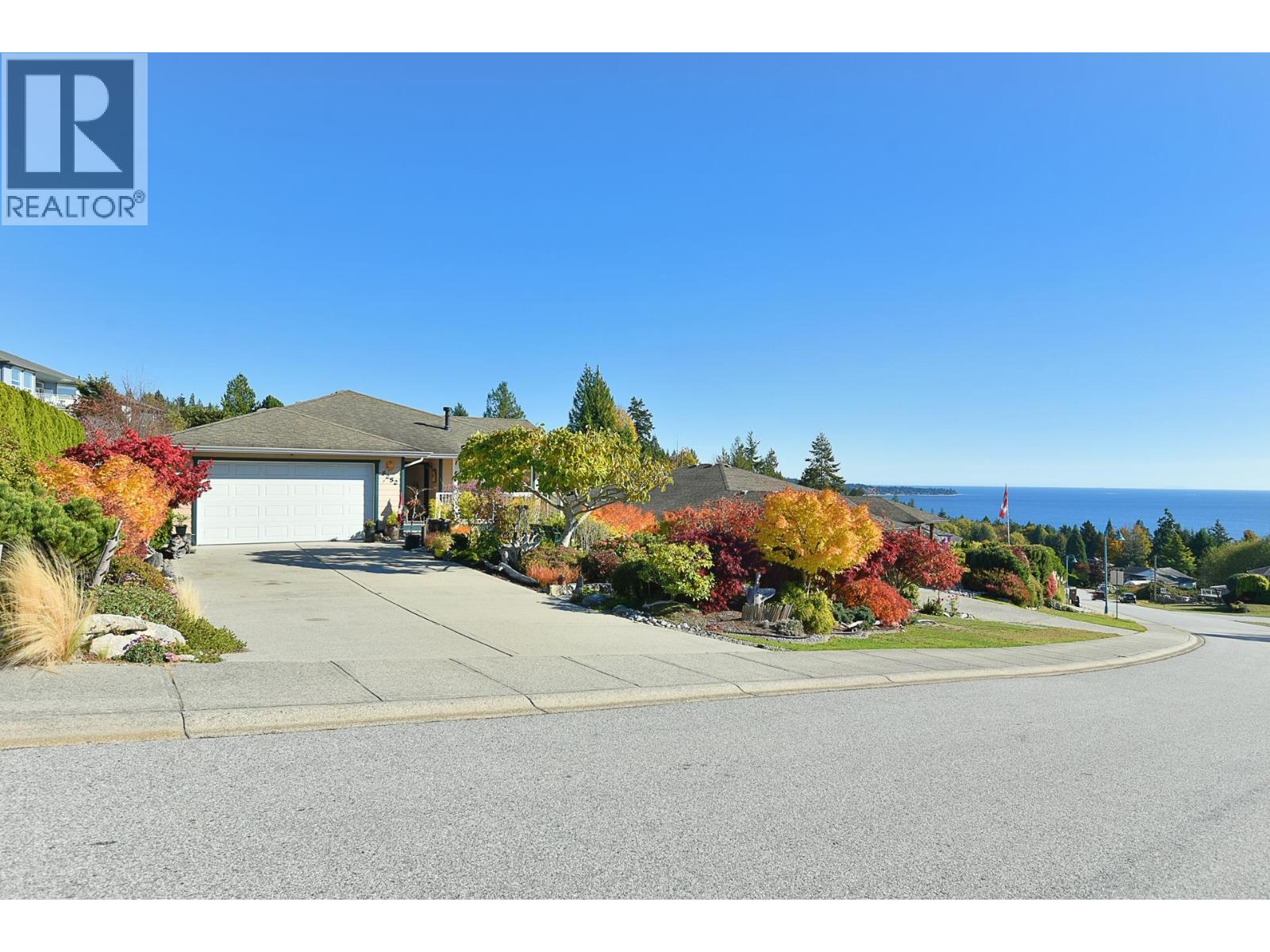 6252 BAILLIE ROAD Property Photo 1