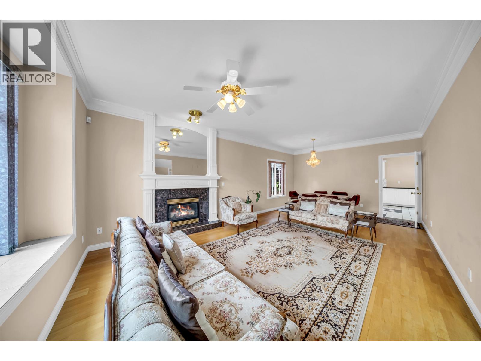 4049 Curle Avenue Property Photo 6