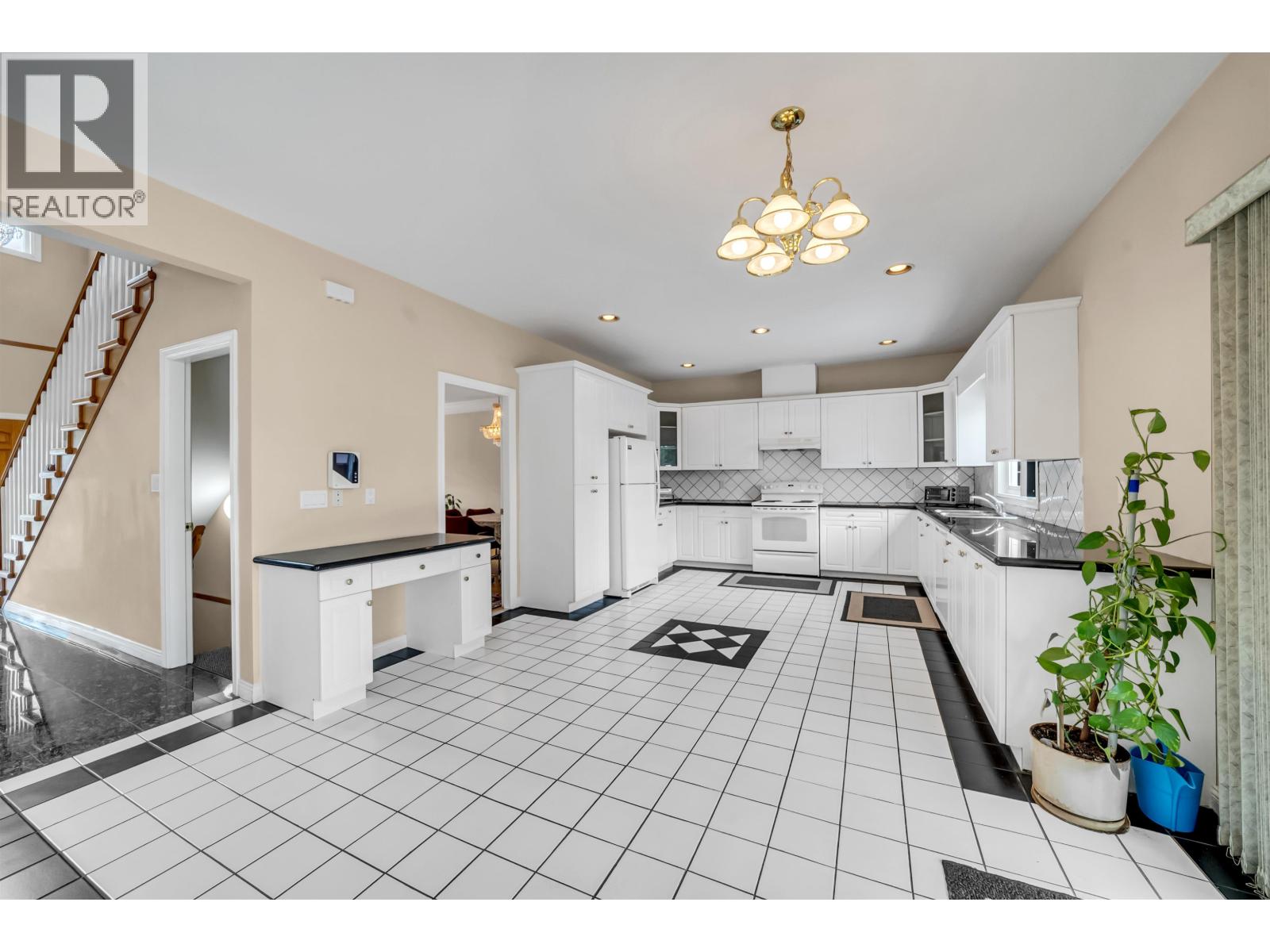 4049 Curle Avenue Property Photo 10