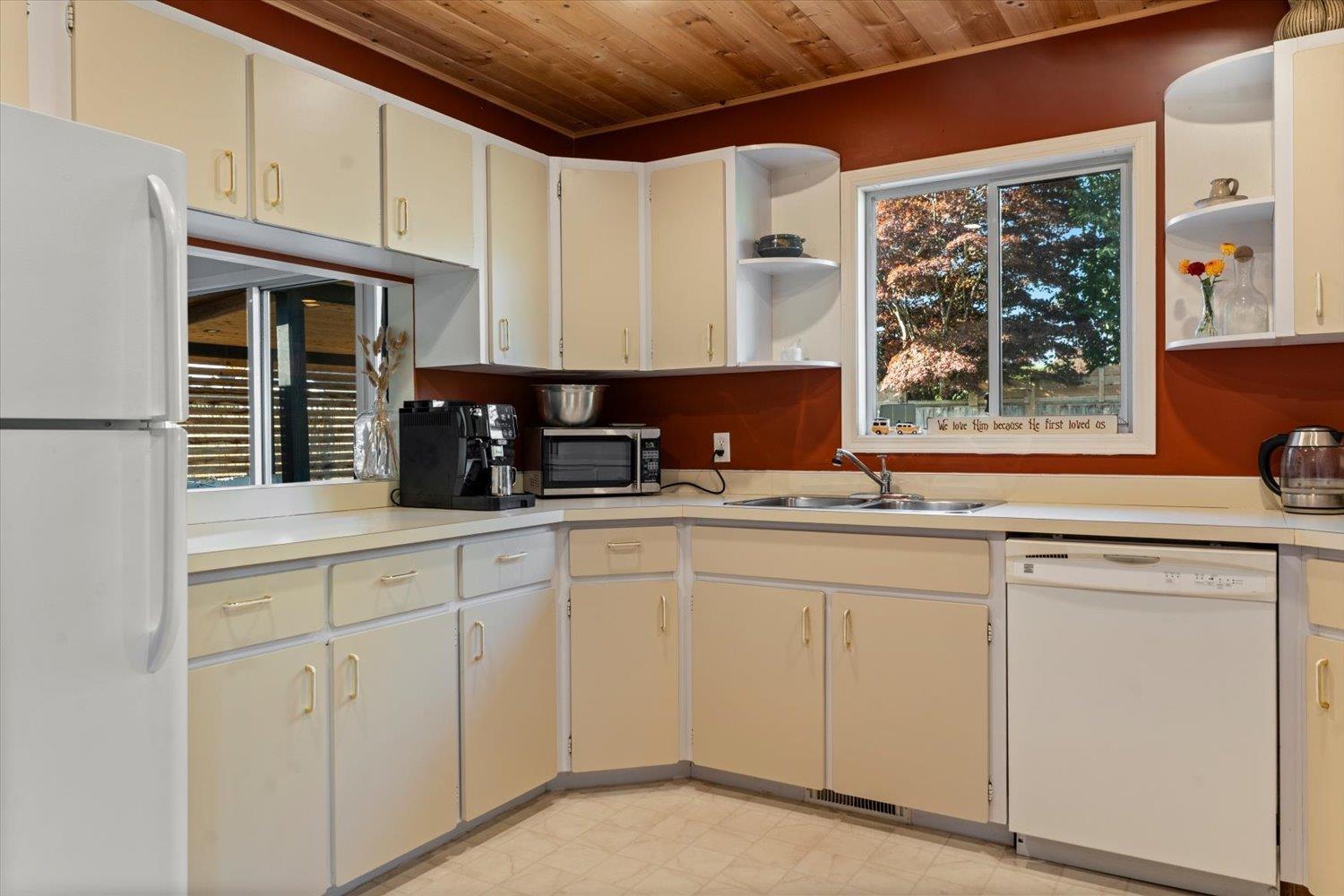 6783 Vanmar Street Property Photo 14