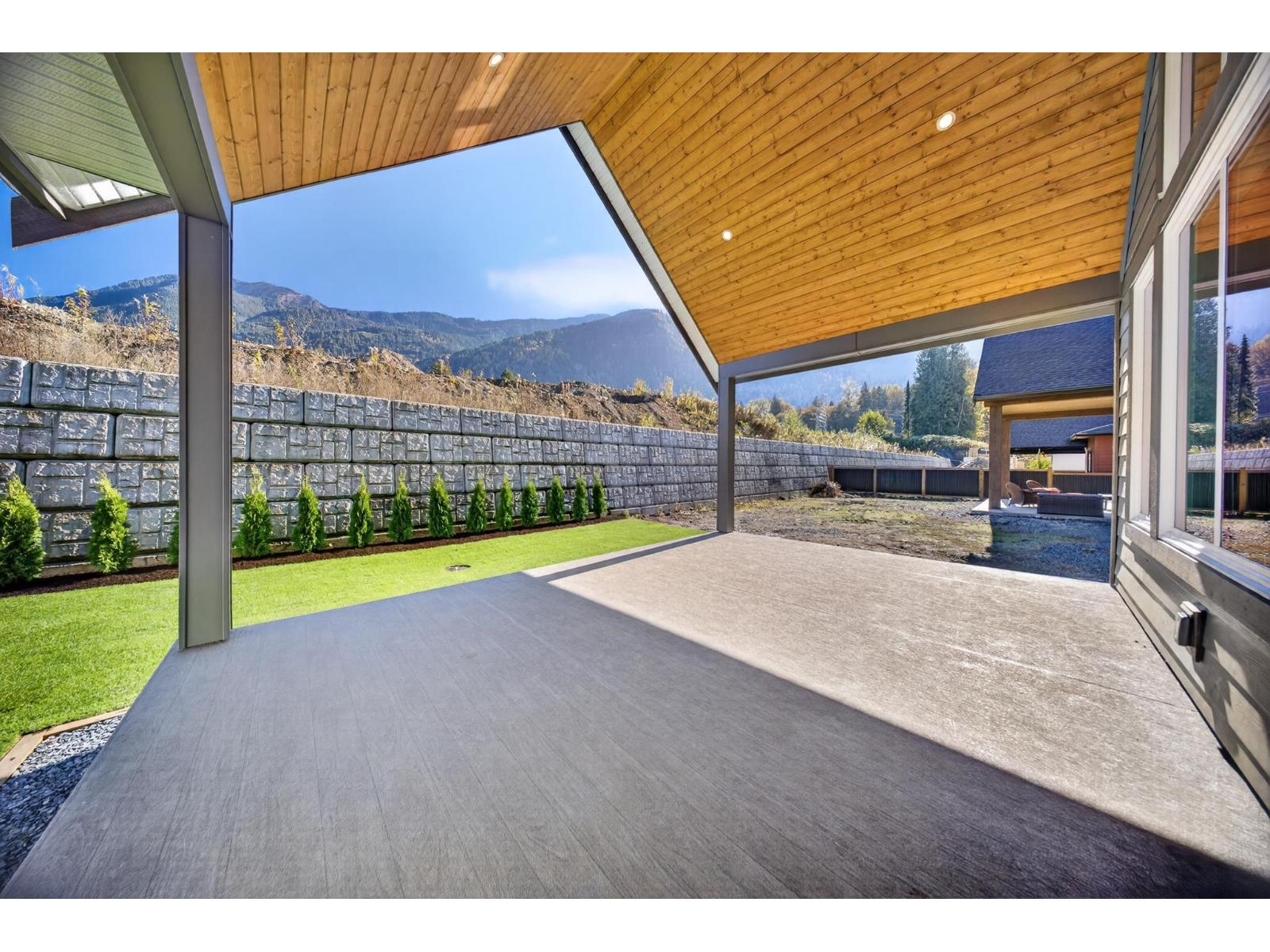 10022 Trillium Way Property Photo 3