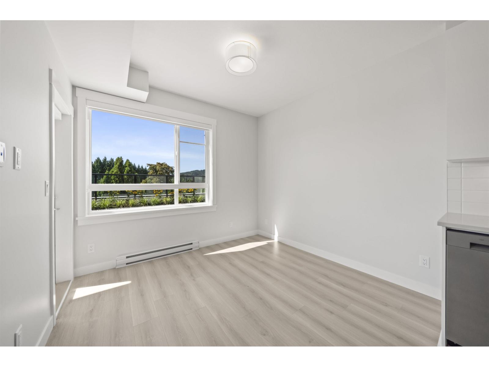 411 8423 Cedar Street Property Photo 6