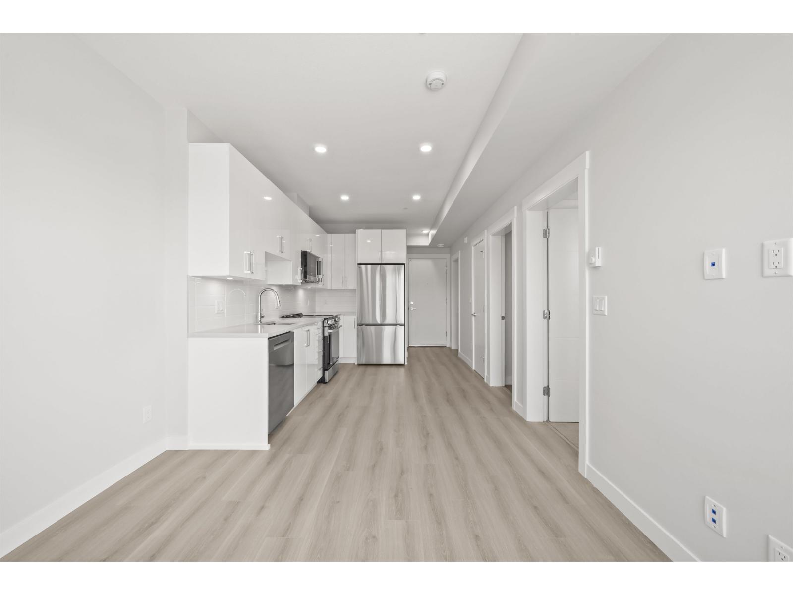 411 8423 Cedar Street Property Photo 16