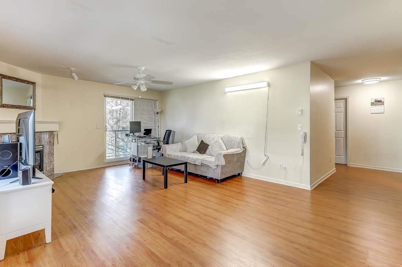 210 14980 101a Avenue Property Photo 2