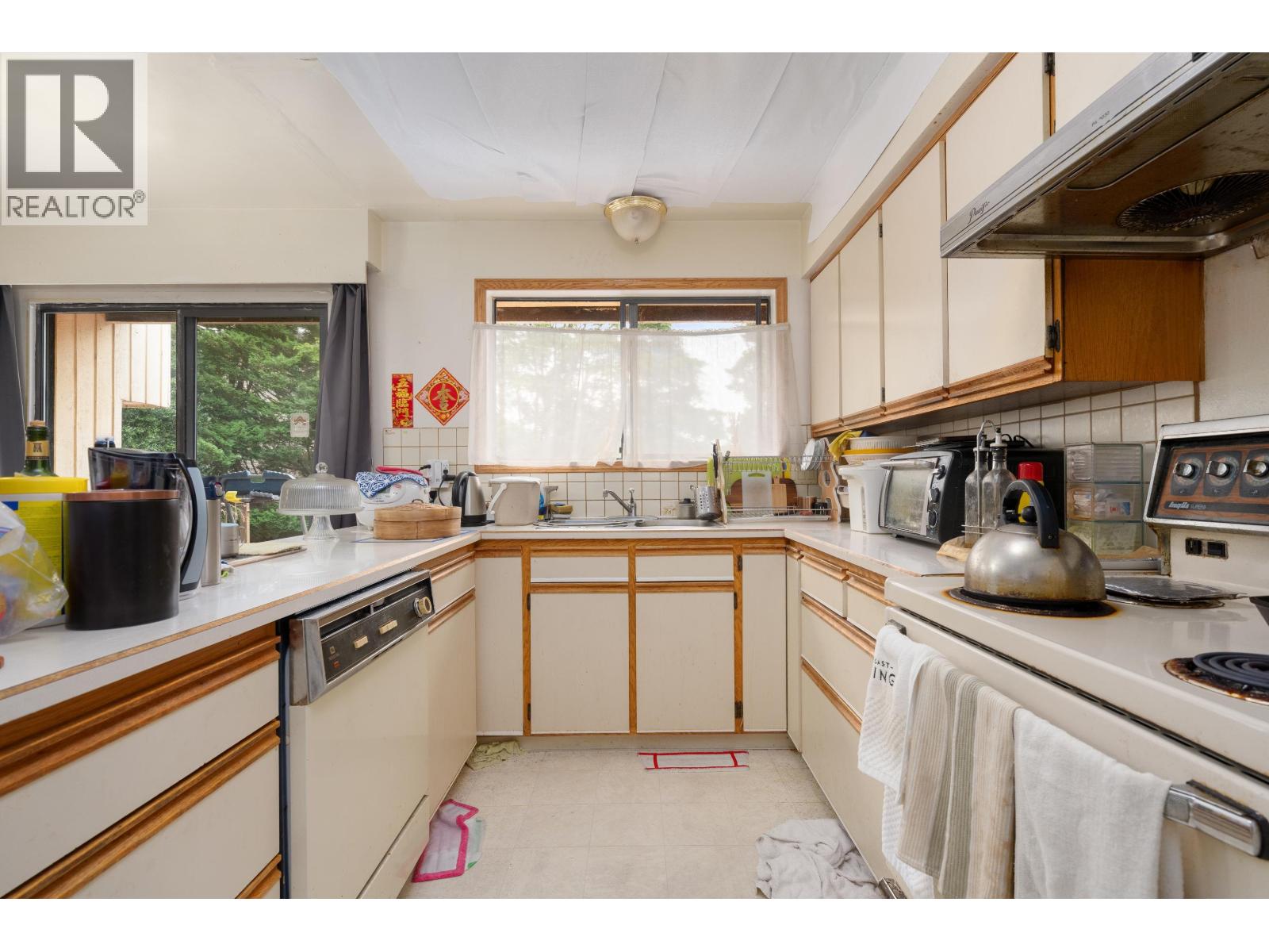 7340 Schaefer Avenue Property Photo 3