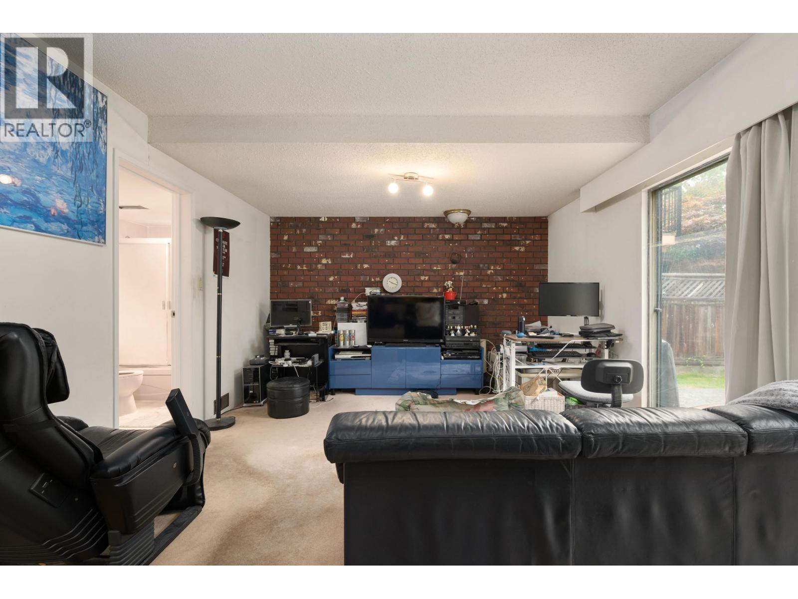 7340 Schaefer Avenue Property Photo 8