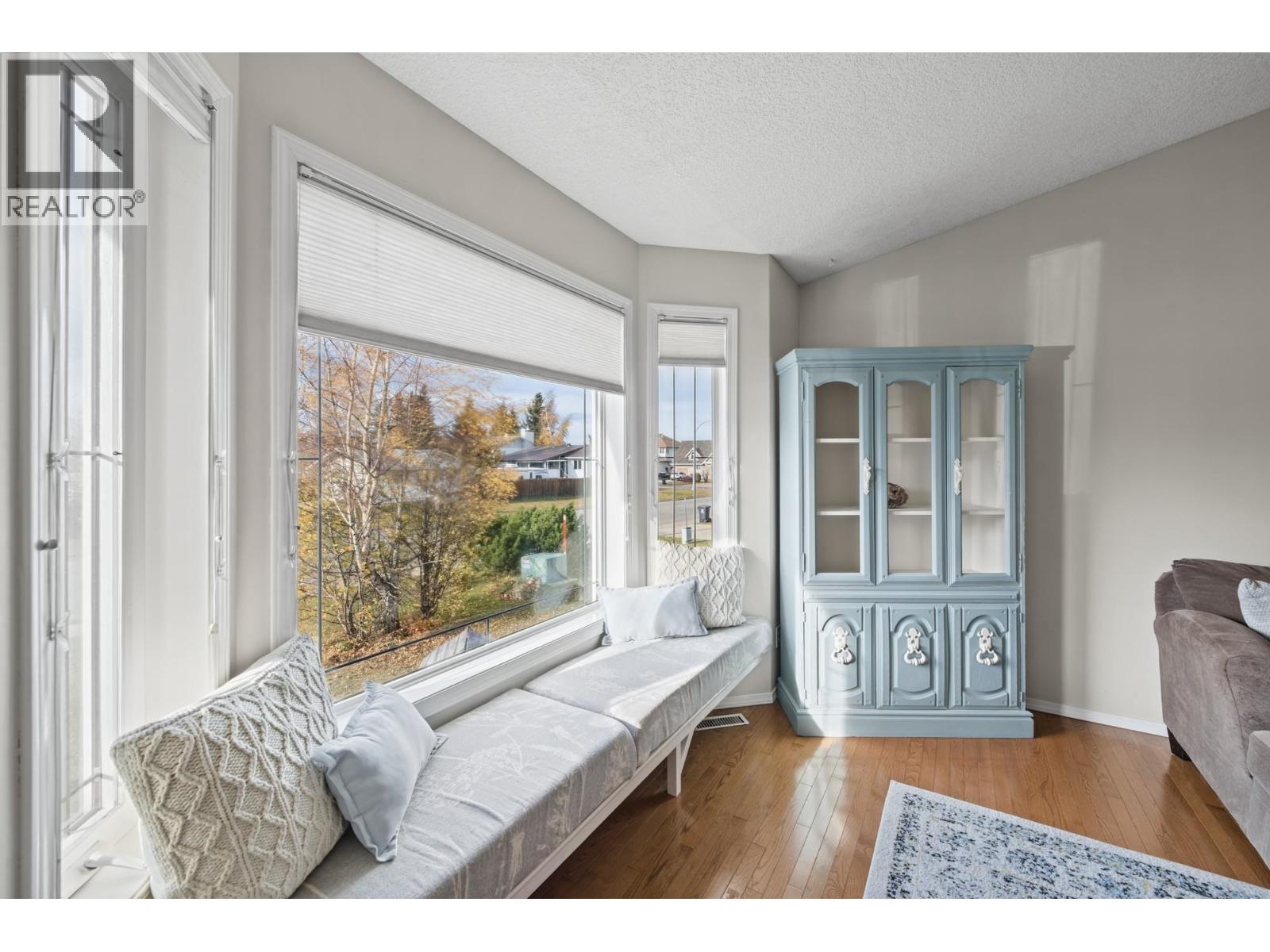 11319 98 Street Property Photo 6
