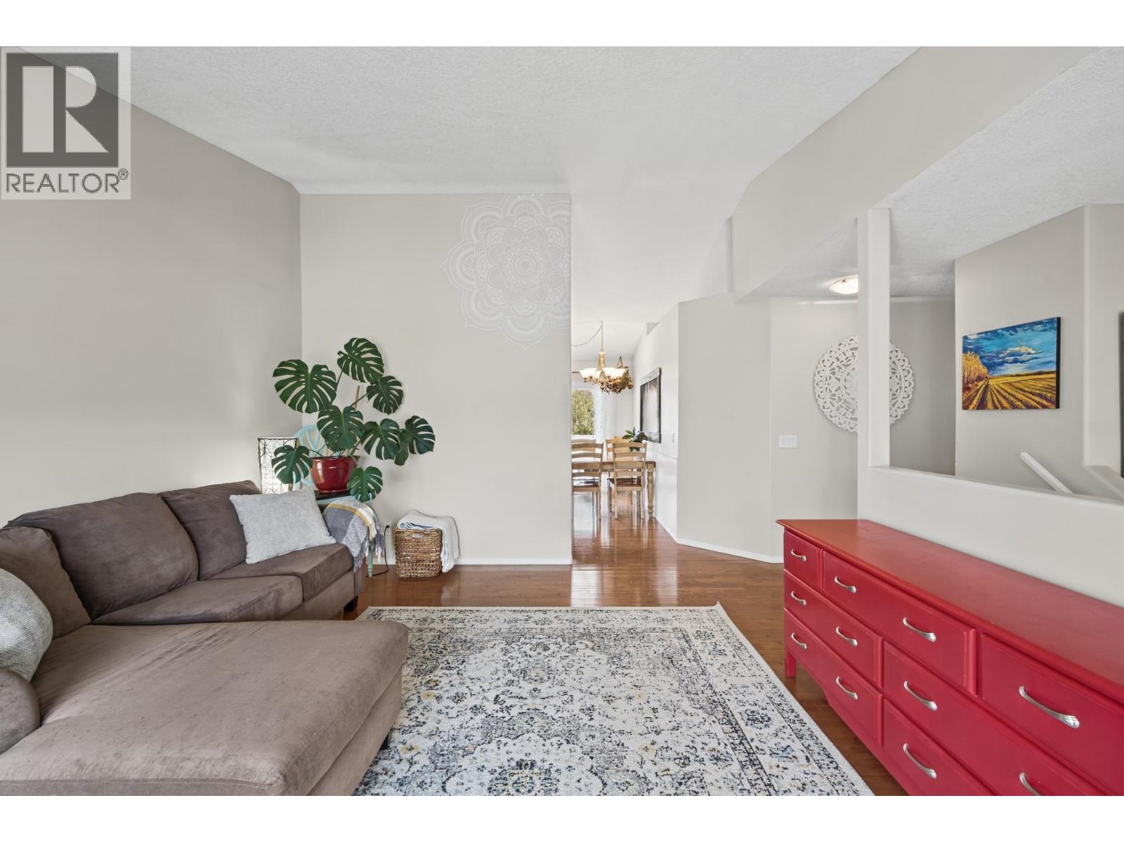 11319 98 Street Property Photo 7