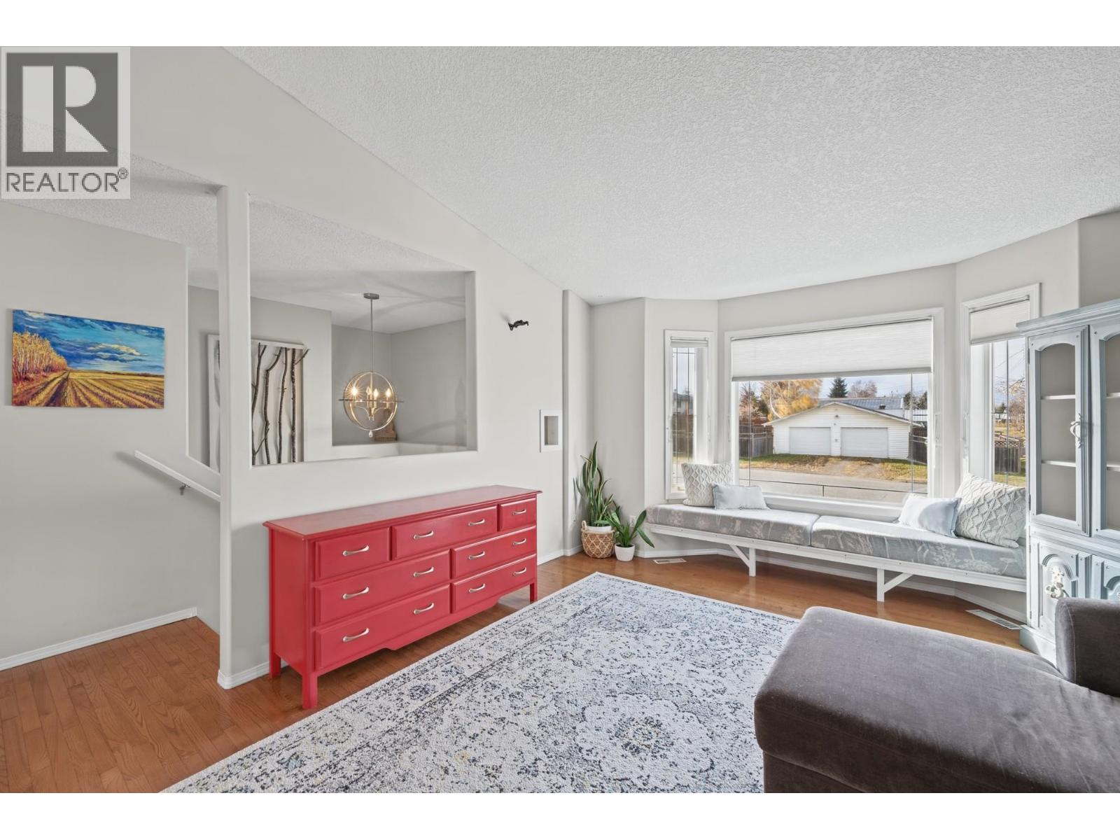 11319 98 Street Property Photo 8