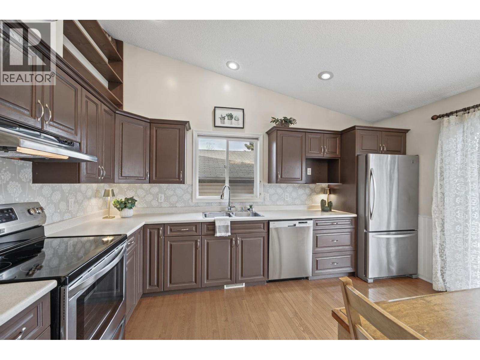 11319 98 Street Property Photo 10