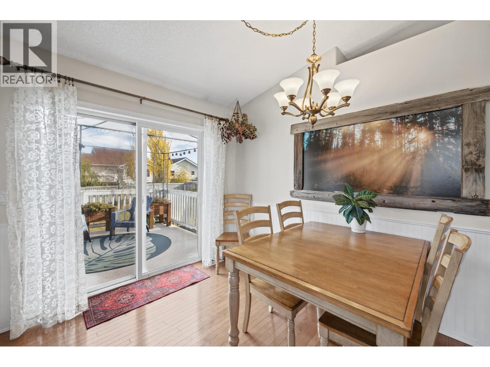 11319 98 Street Property Photo 11