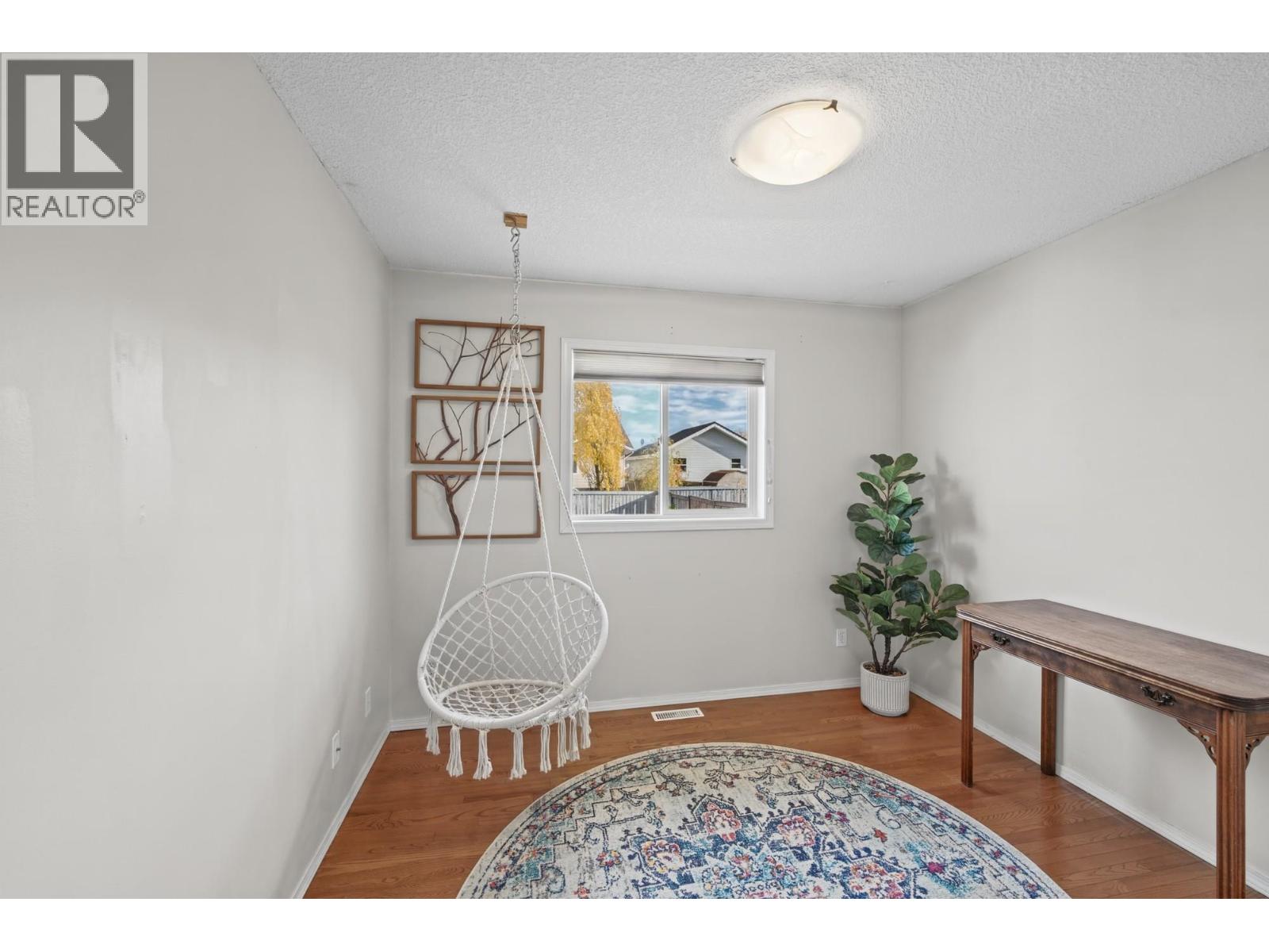 11319 98 Street Property Photo 17