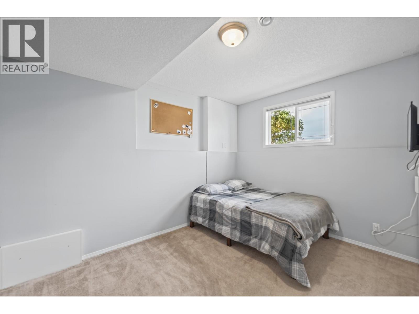 11319 98 Street Property Photo 31