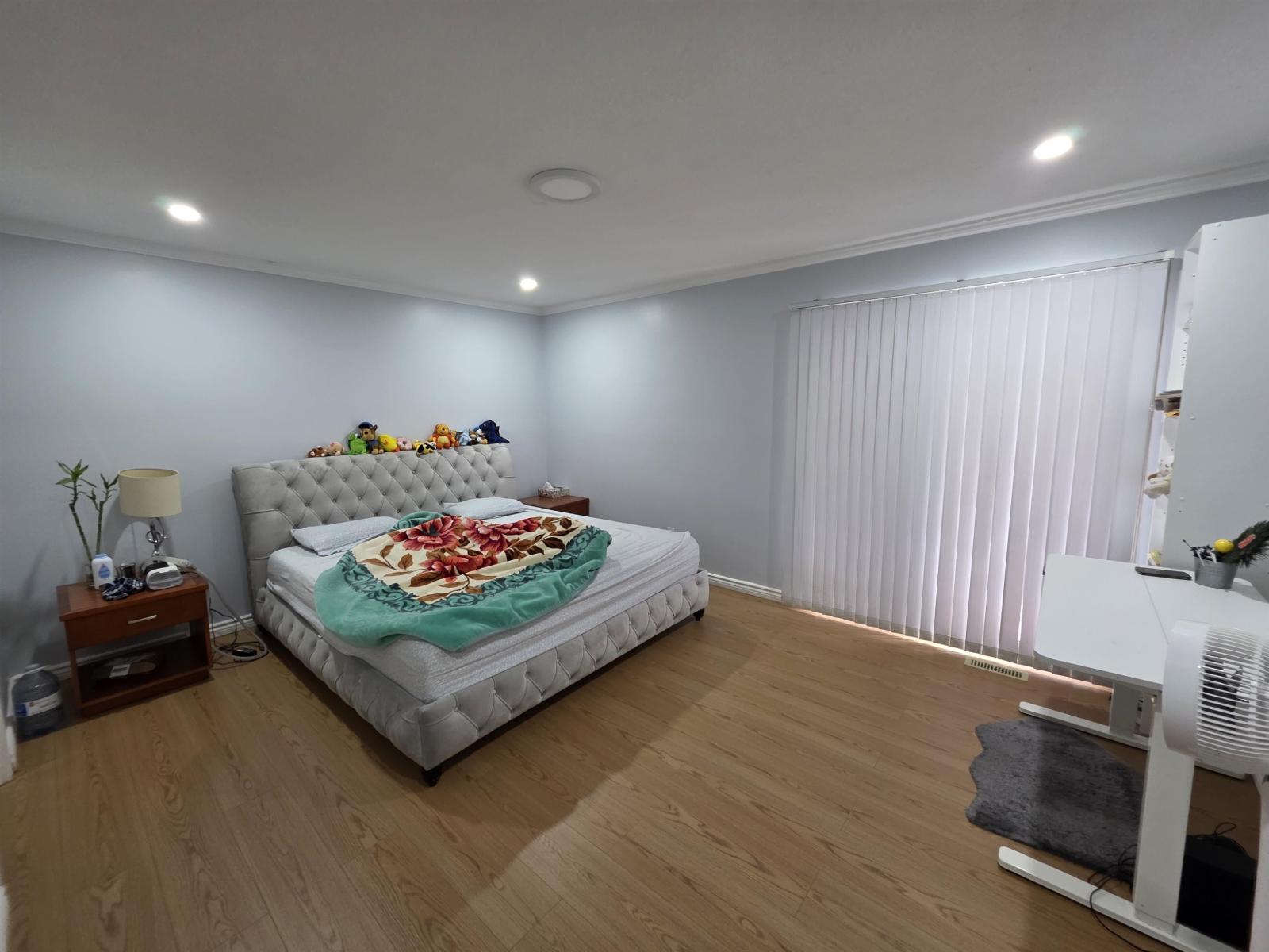 15580 20 Avenue Property Photo 8