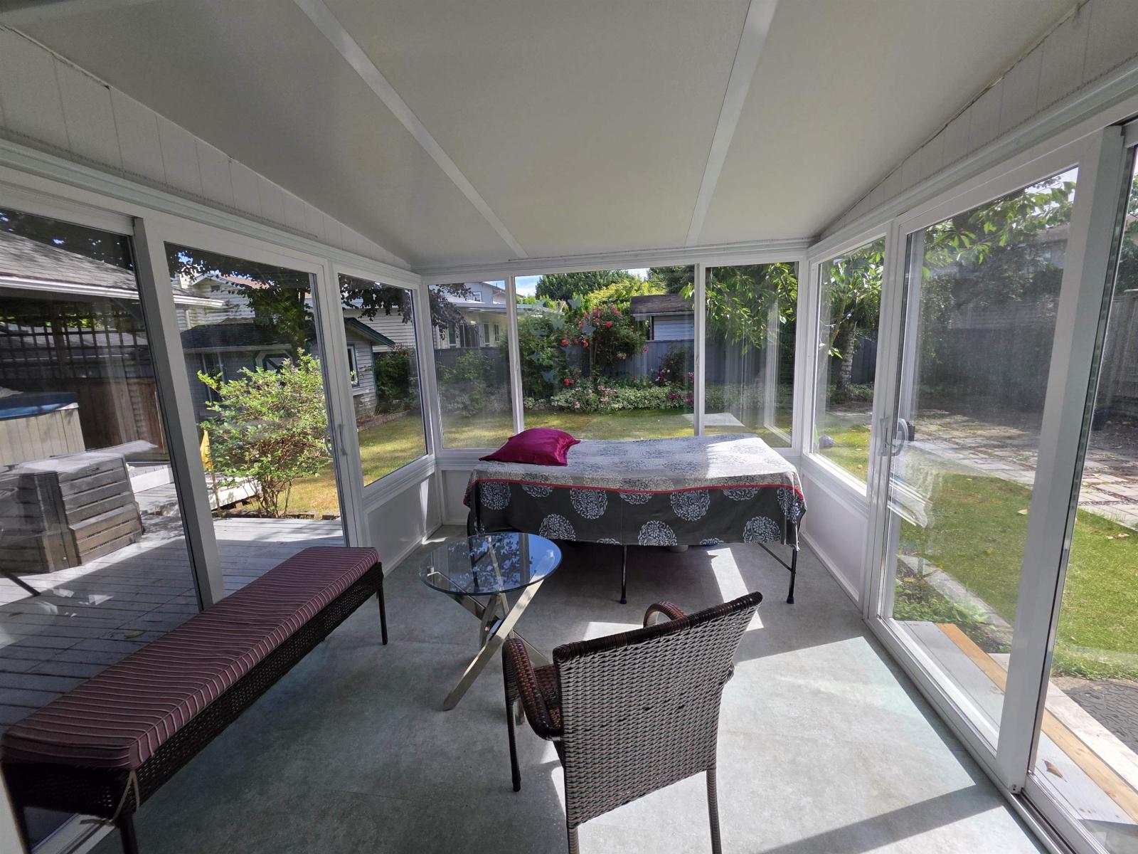 15580 20 Avenue Property Photo 14