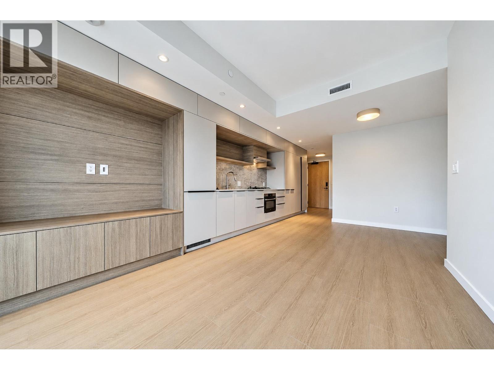 2506 612 Elmwood Street Property Photo 5