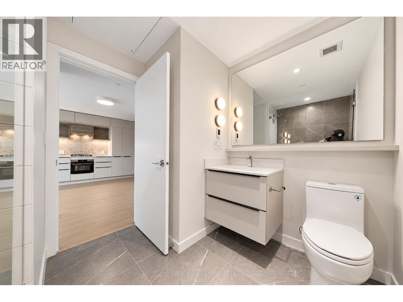 2506 612 Elmwood Street Property Photo 11