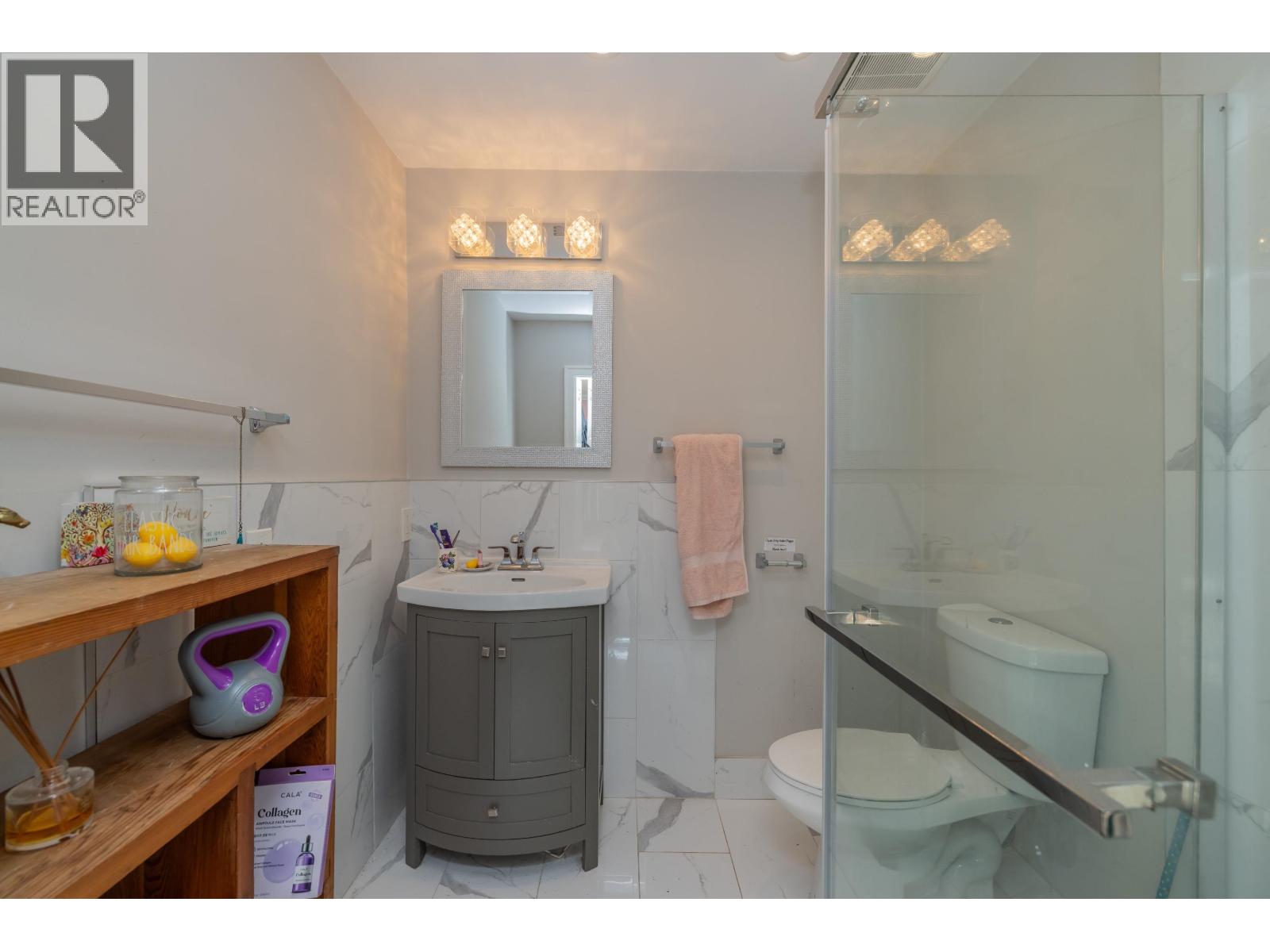 23942 Fern Crescent Property Photo 10