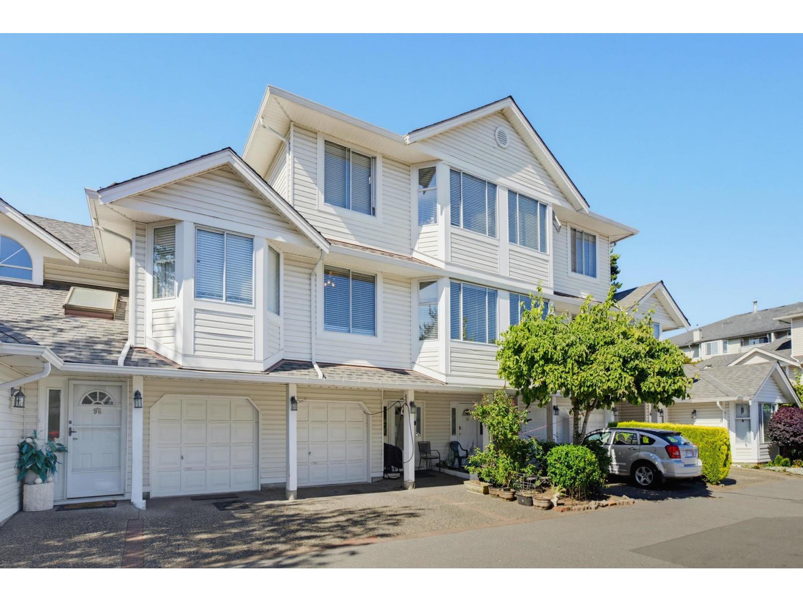 97 7955 122 Street Property Photo 3