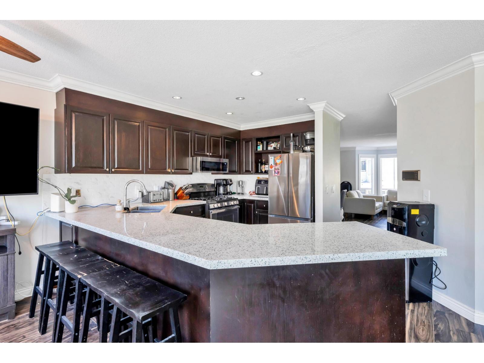 97 7955 122 Street Property Photo 4
