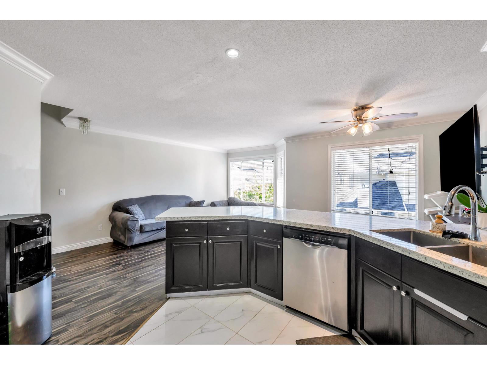 97 7955 122 Street Property Photo 5